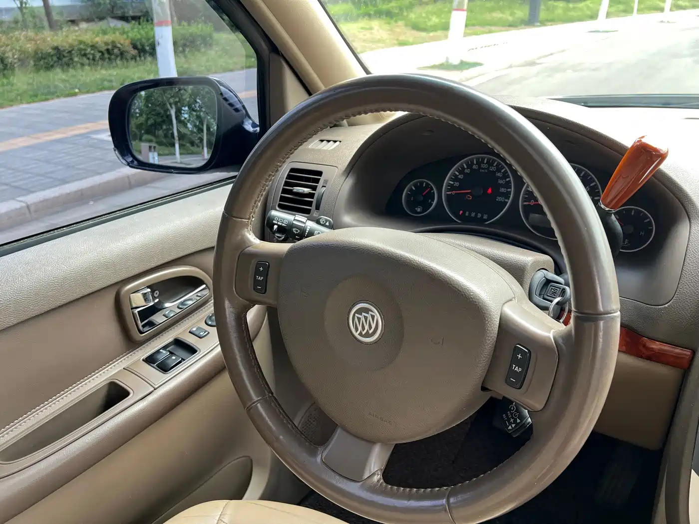 Buick GL8 2011 2011 2.4L LT Executive Edition