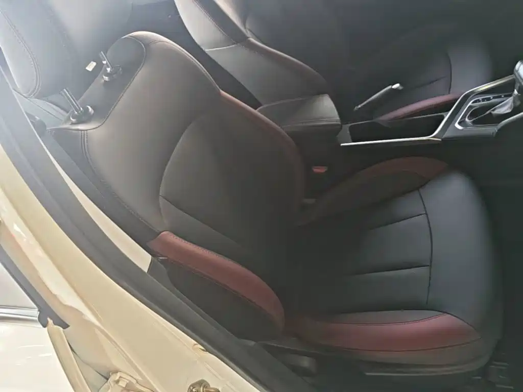 Фото 25 - Geely Vision X3