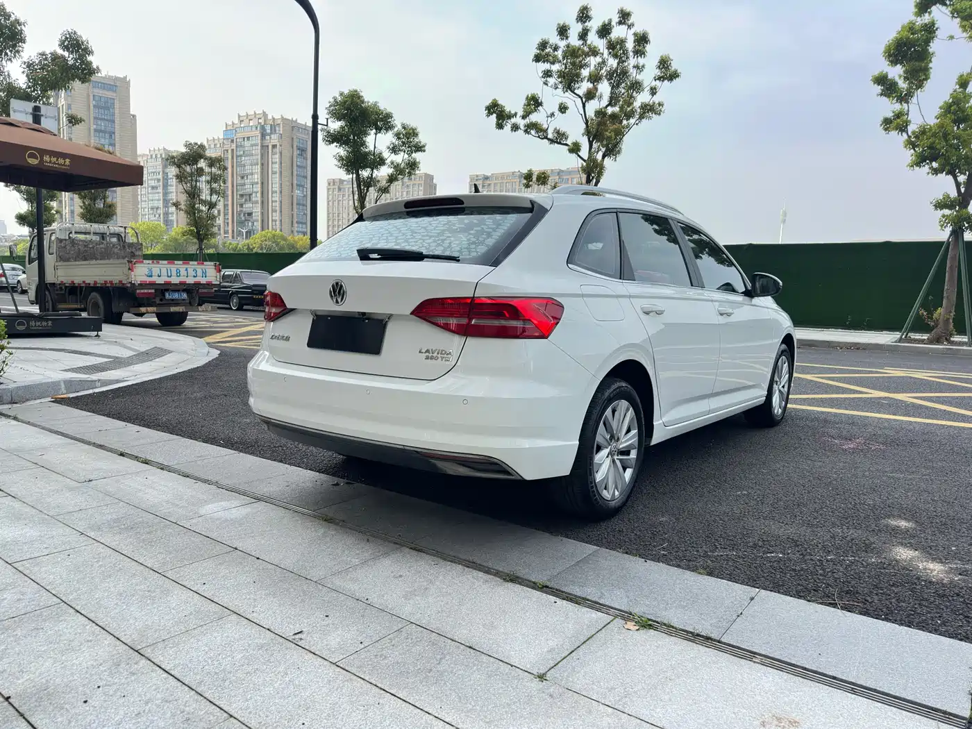 Volkswagen Lavida 2018 Hatchback 200TSI DSG Comfort Edition China V фото 5