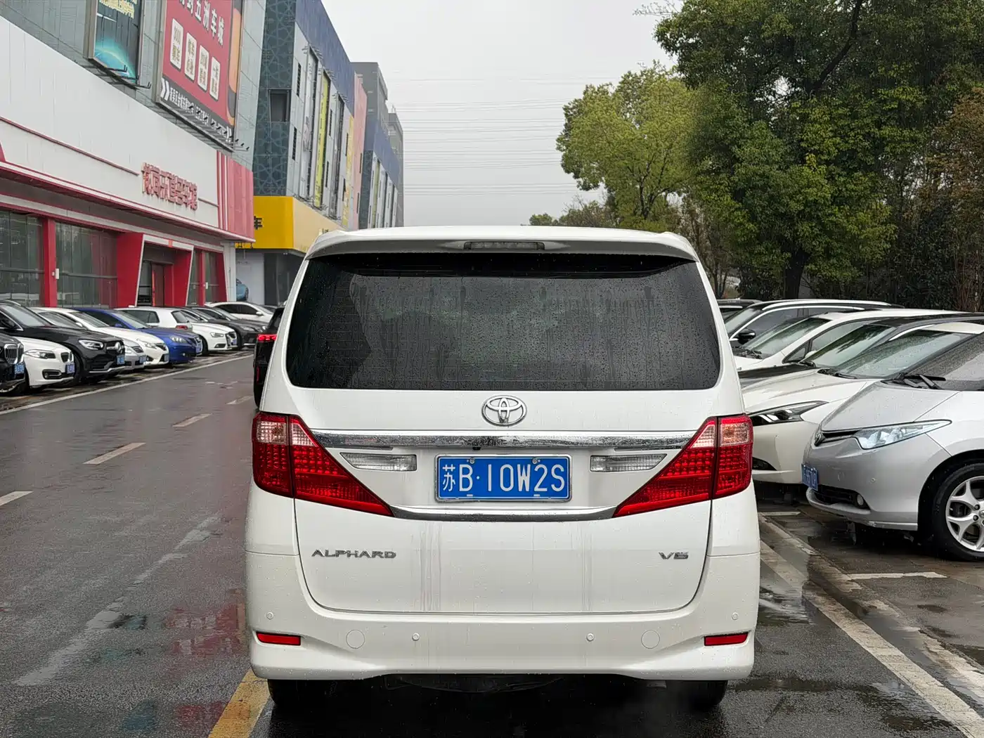 Toyota Alphard фото 8