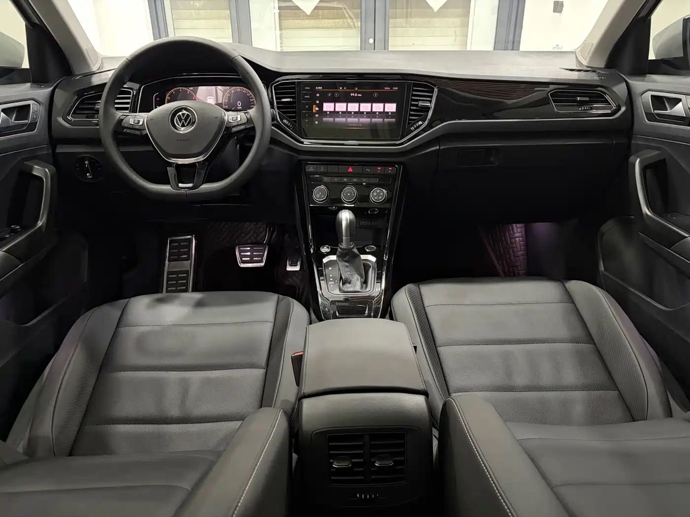 VOLKSWAGEN T ROC EXPLORING SONGS