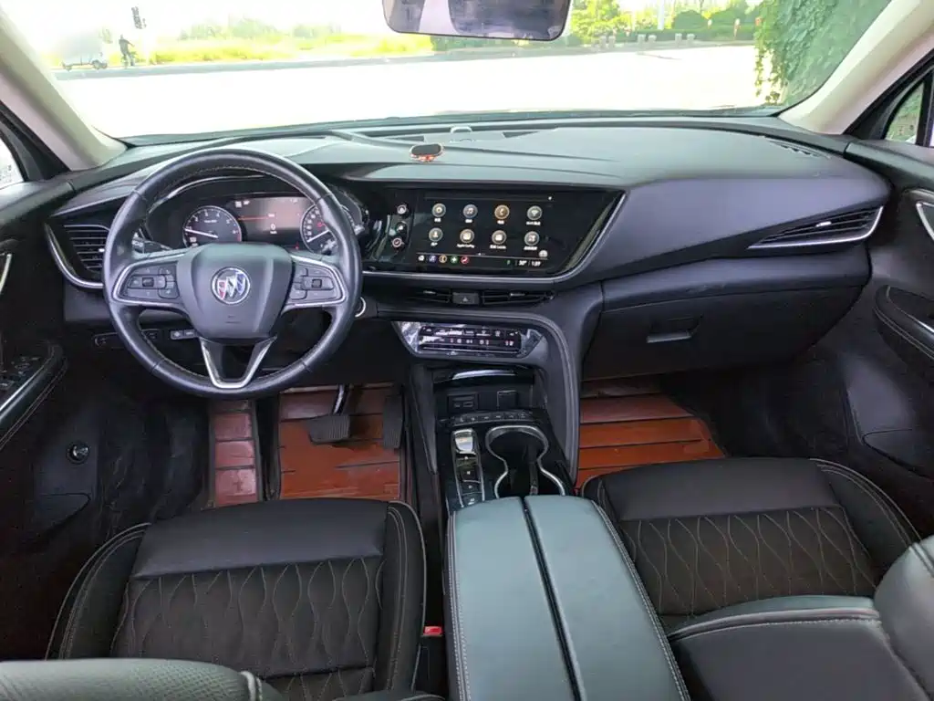 Photo 10 - Buick Envision Plus