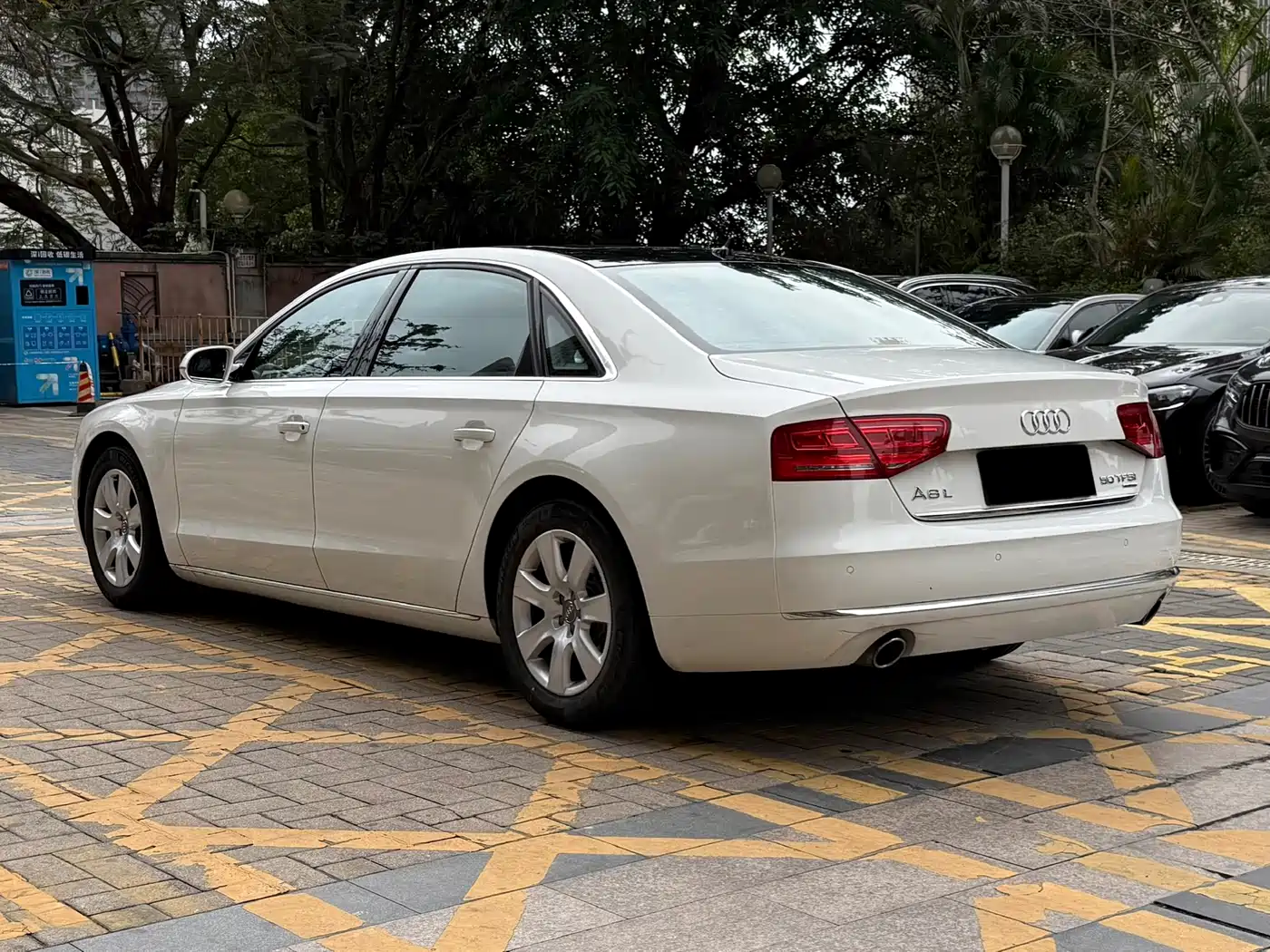Audi A8 2012 A8L 50 TFSI quattro Luxury фото 26
