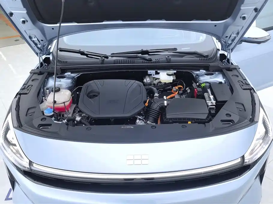 Geely Galaxy Galaxy L6 2025 EM-i 140km Starship Edition фото 10