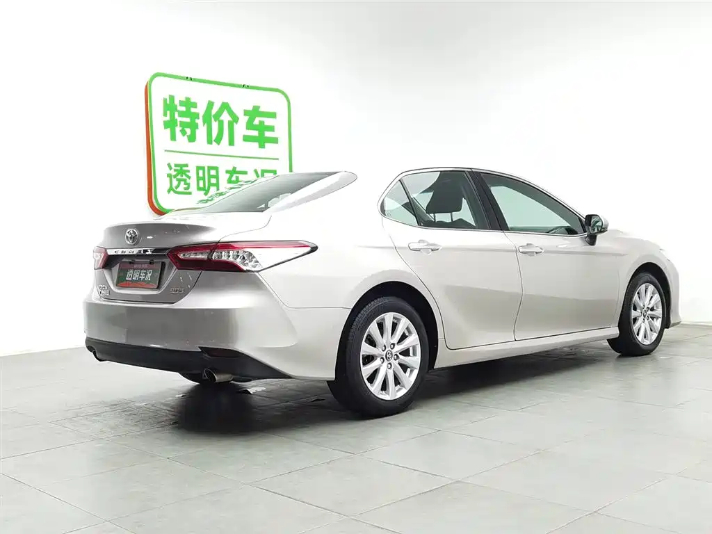 Toyota Camry 2018 2.0G Luxury Edition фото 2