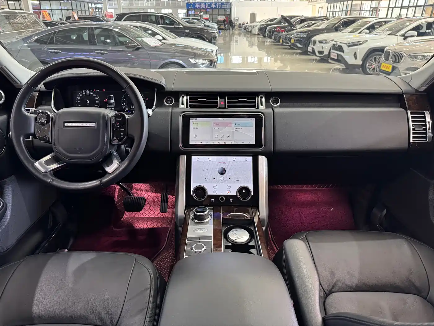 Land Rover Range Rover 2021 3.0 L6 Golden Age Edition фото 18