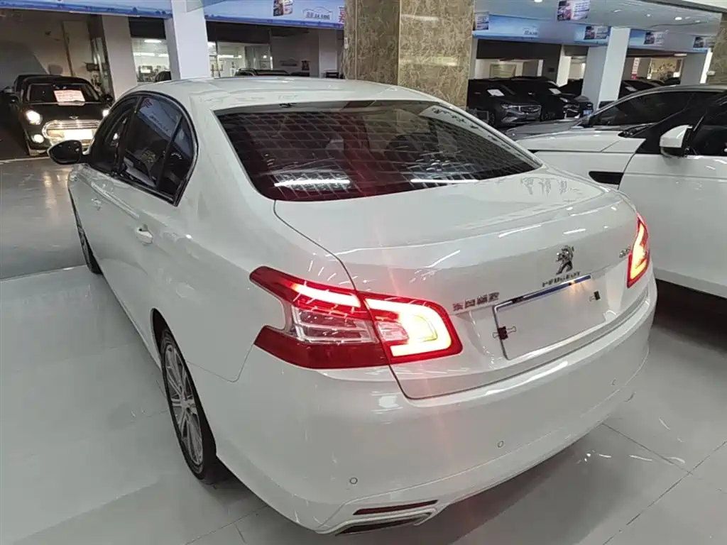 Peugeot 408 2016 1.6T Automatic Luxury Edition фото 5