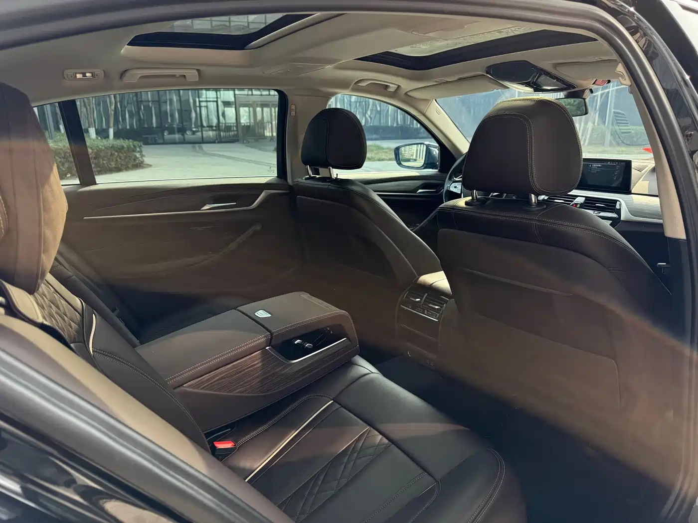 BMW 5 Series New Energy 2020 530Le Range Upgrade Luxury Package фото 18