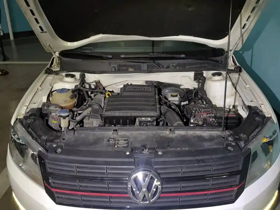 Volkswagen Lavida 2015 1.6L Automatic Trend Edition фото 10
