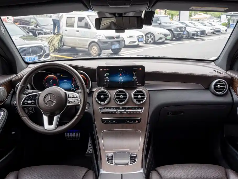 Mercedes-Benz GLC 2021 GLC 300 L 4MATIC Sporty фото 5