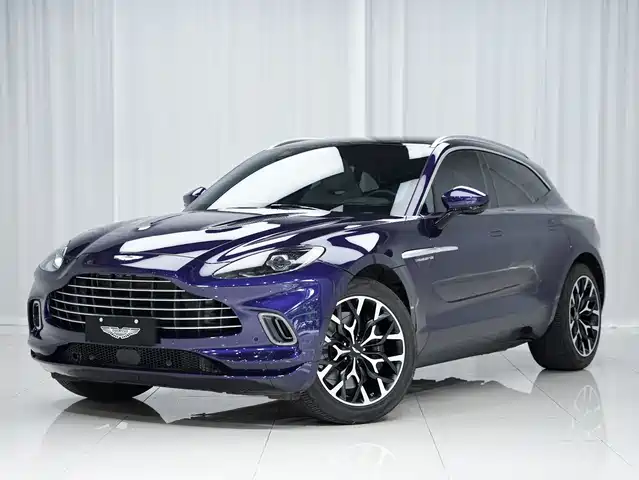 ASTON MARTIN DBX
