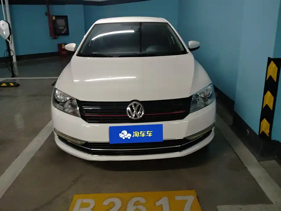 Volkswagen Lavida 2015 1.6L Automatic Trend Edition фото 2
