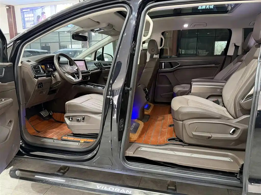 Volkswagen Viloran 2022 380TSI Premium Edition фото 7