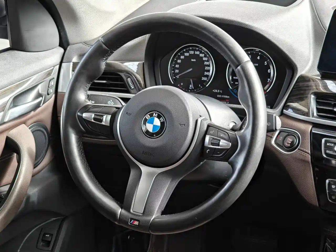 BMW X1 2020 xDrive25Li Premium Edition фото 9