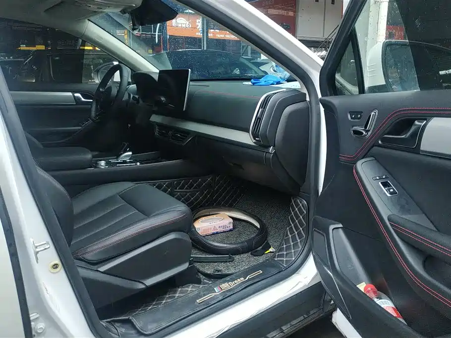 BYD Tang New Energy 2018 DM 2.0T AWD Smart Connection Enjoy Edition 7-Seater China V фото 8