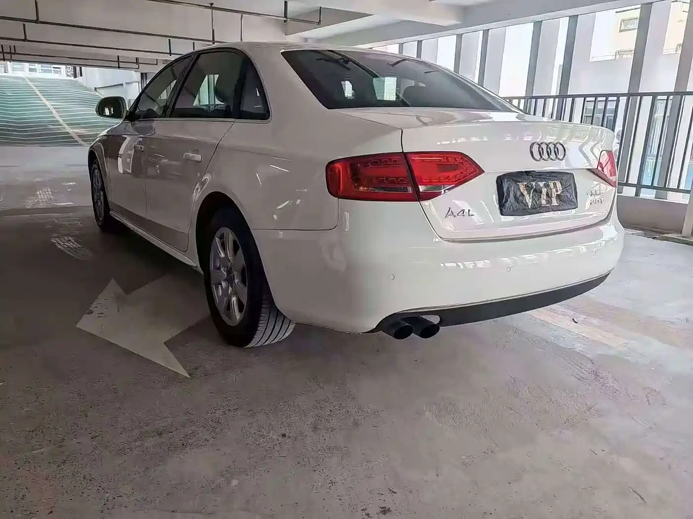 Фото 9 - Audi A4L
