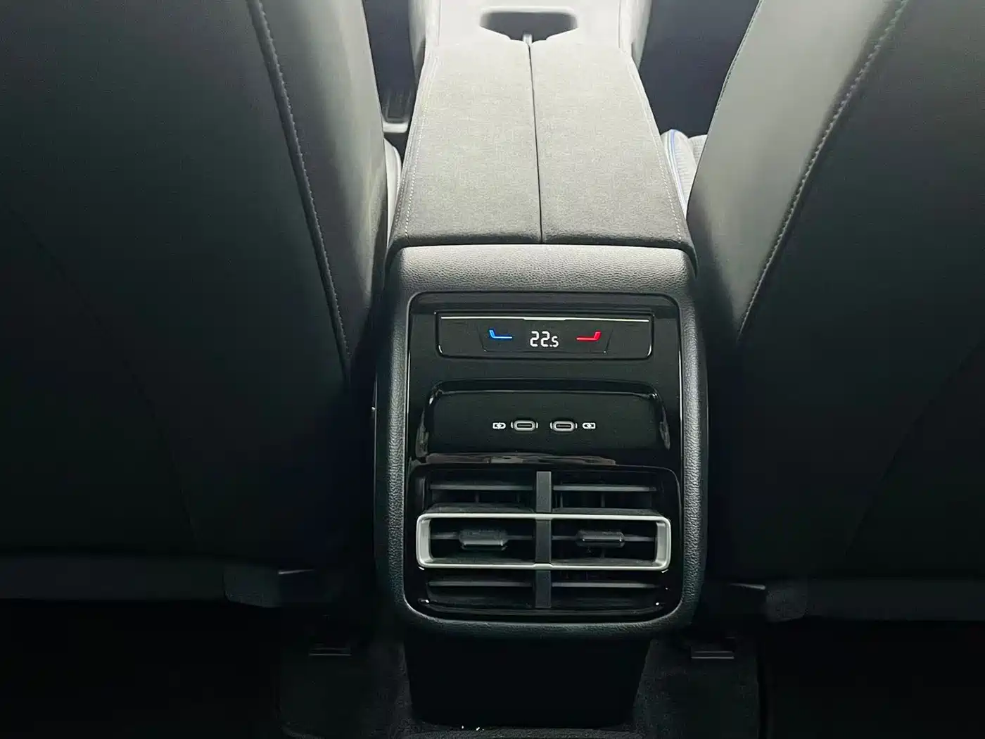 Volkswagen Tiguan L 2024 PRO 380TSI 4WD R-Line Premium Edition фото 11