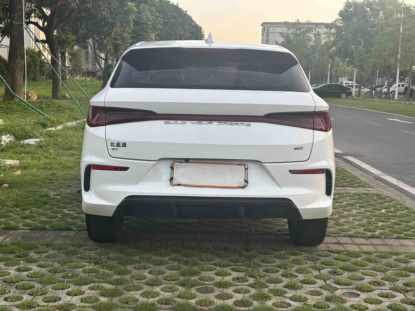 BYD e2 2021 Leading Comfort Edition фото 16