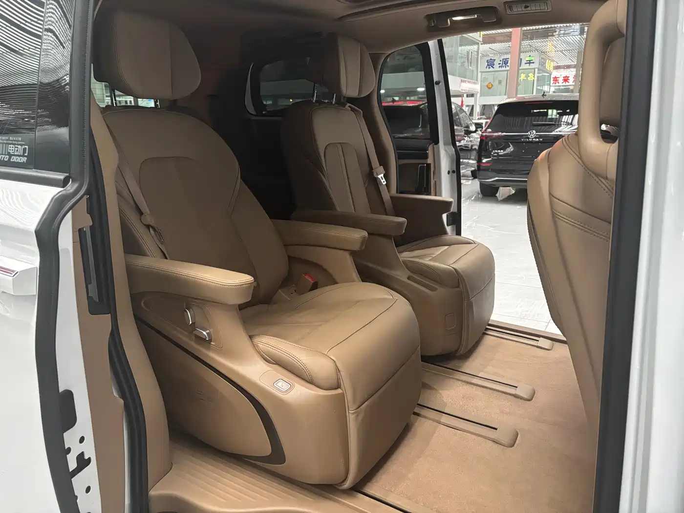 Buick GL8 2021 ES Landlord 653T Luxury фото 8