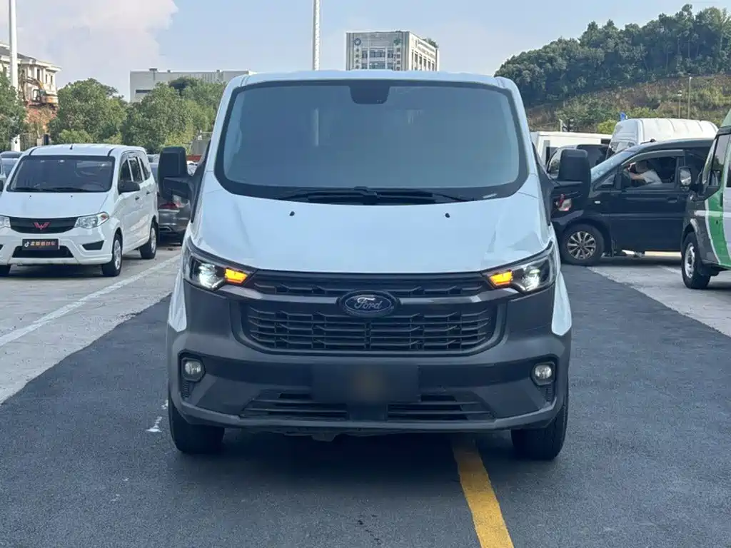 Ford Transit 2024 2023 Model 2.0T Diesel Automatic Multi-purpose Commercial Vehicle Short Wheelbase Low Roof 5/6 Seater