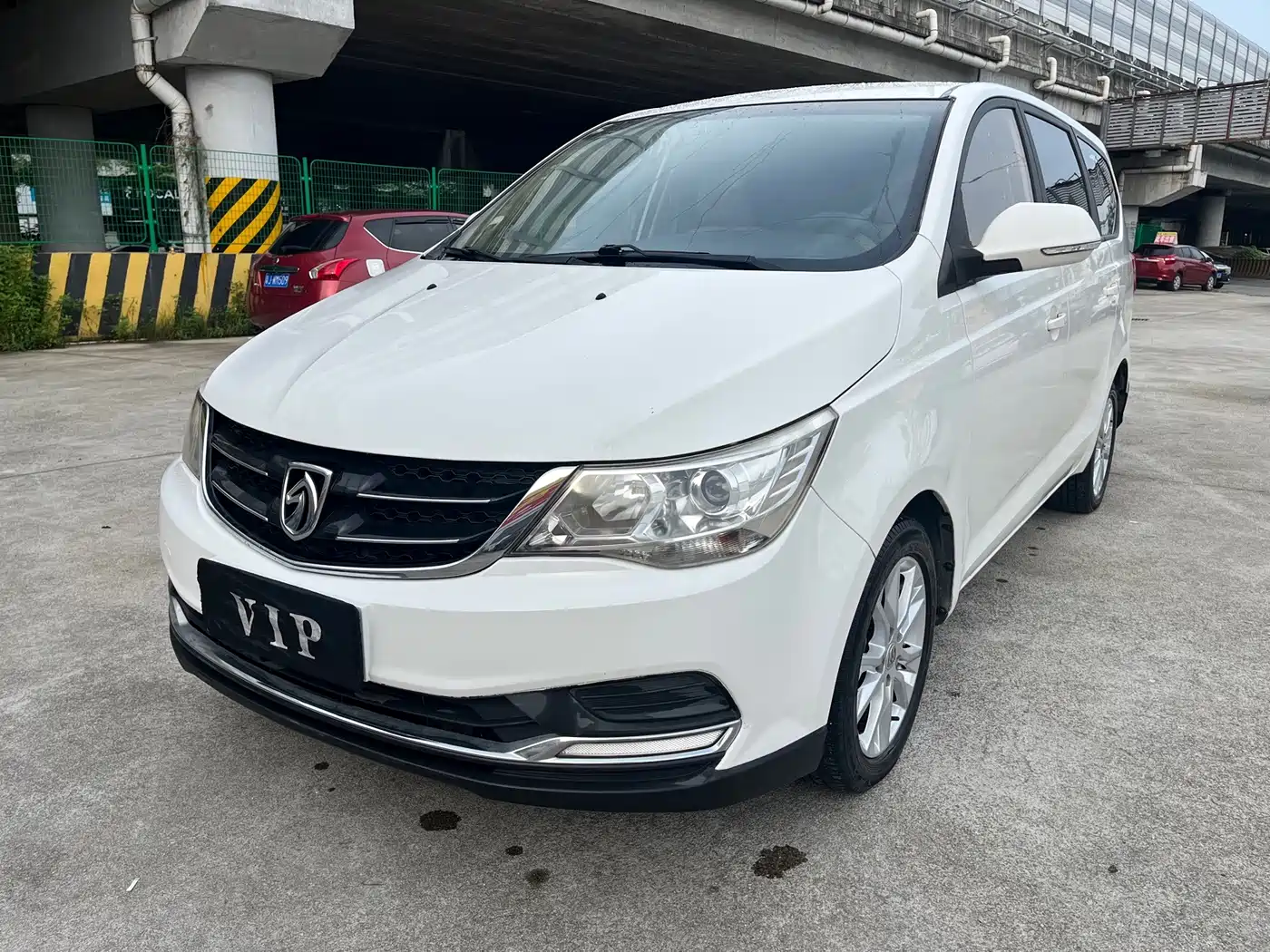 Фото 1 - Baojun 730