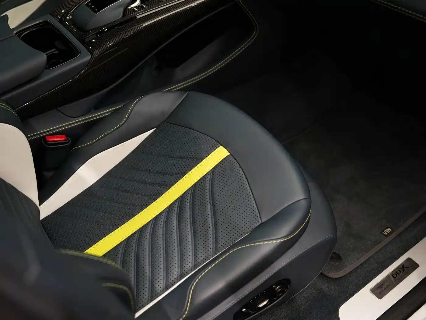 Aston Martin DBX 2023 2023 Model 4.0T V8 707