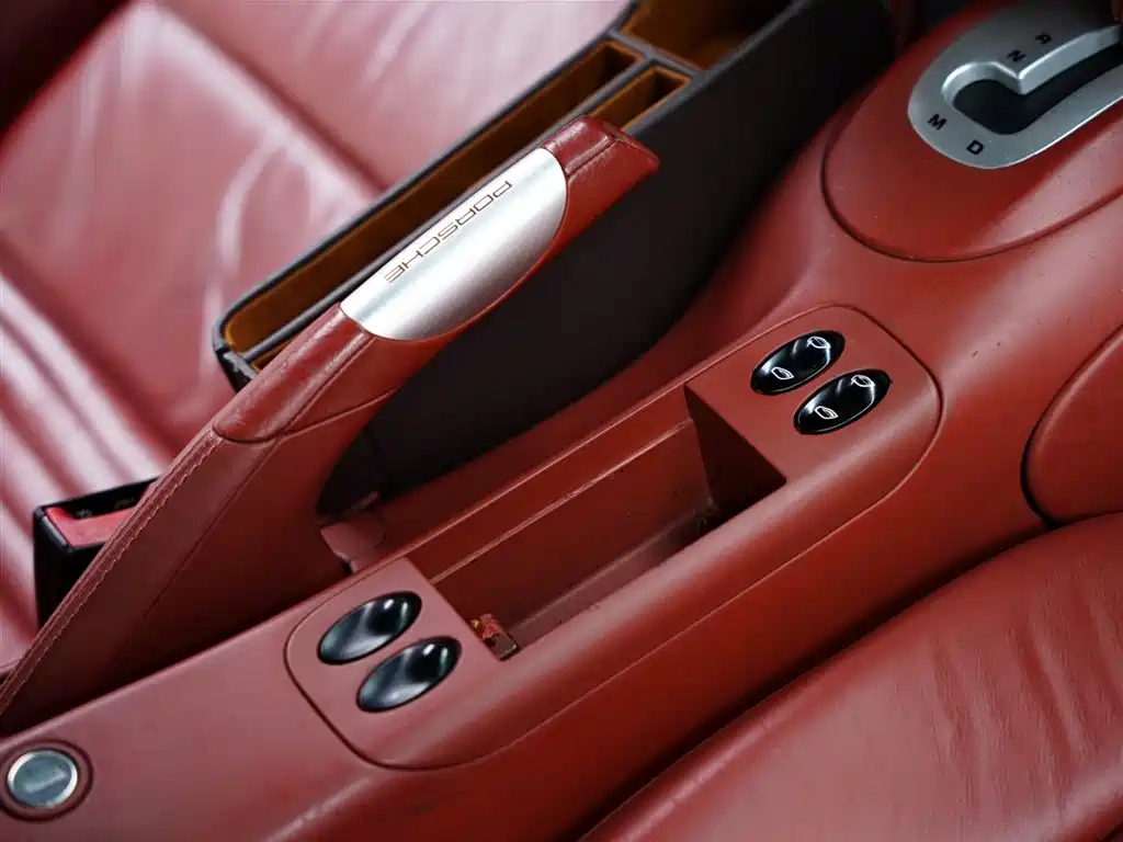Porsche 911 2004 Carrera S Coupe 3.6L фото 40