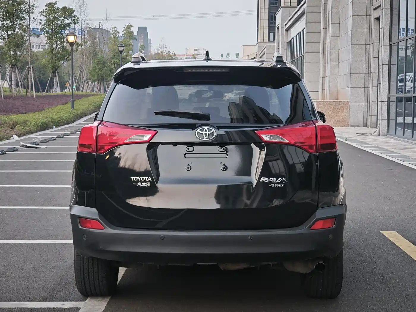 Toyota RAV4 Rongfang 2015 2.5L Automatic 4WD Elite Edition фото 9