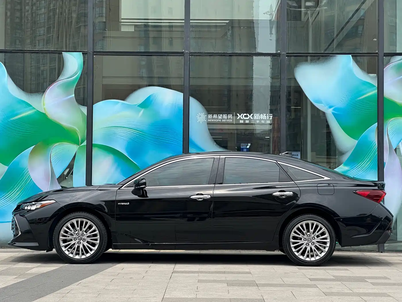 Toyota Avalon 2019 Hybrid 2.5L XLE Premium Edition China VI фото 4
