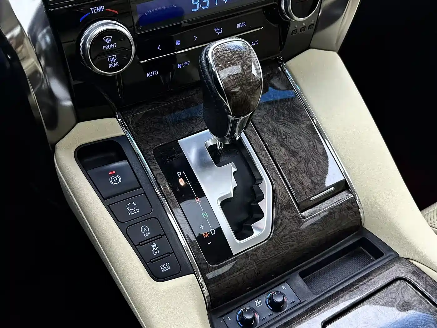 Toyota Alphard 2018 3.5L Premium фото 7