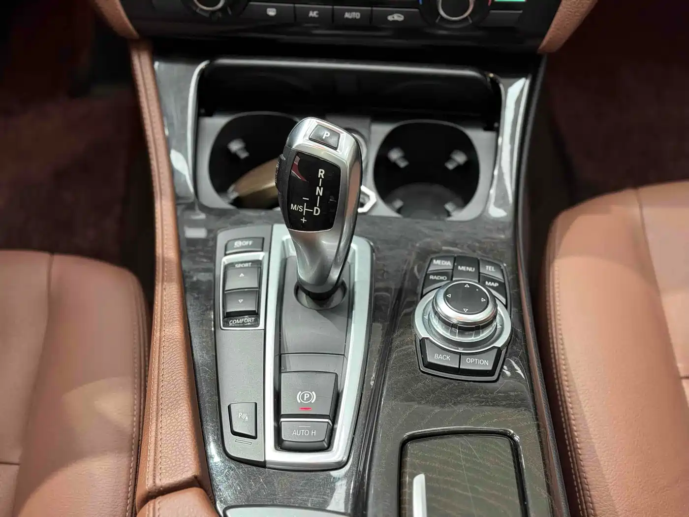 BMW 5 Series 2014 525Li Leading фото 24