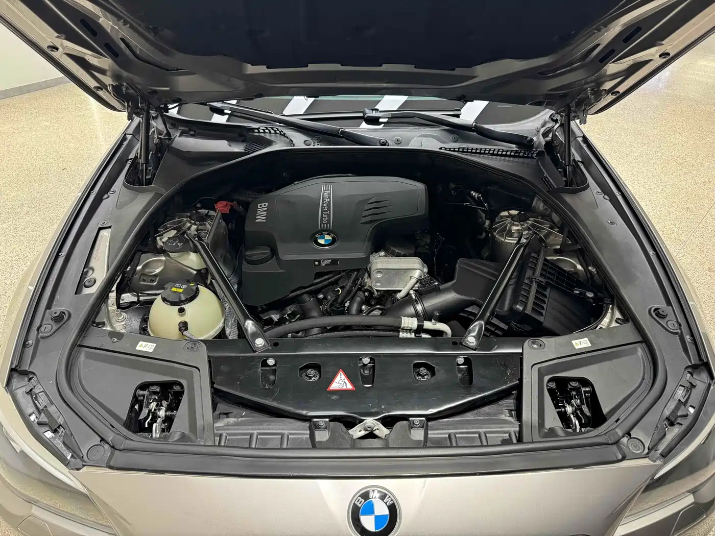BMW 5 Series 2014 525Li Leading фото 39