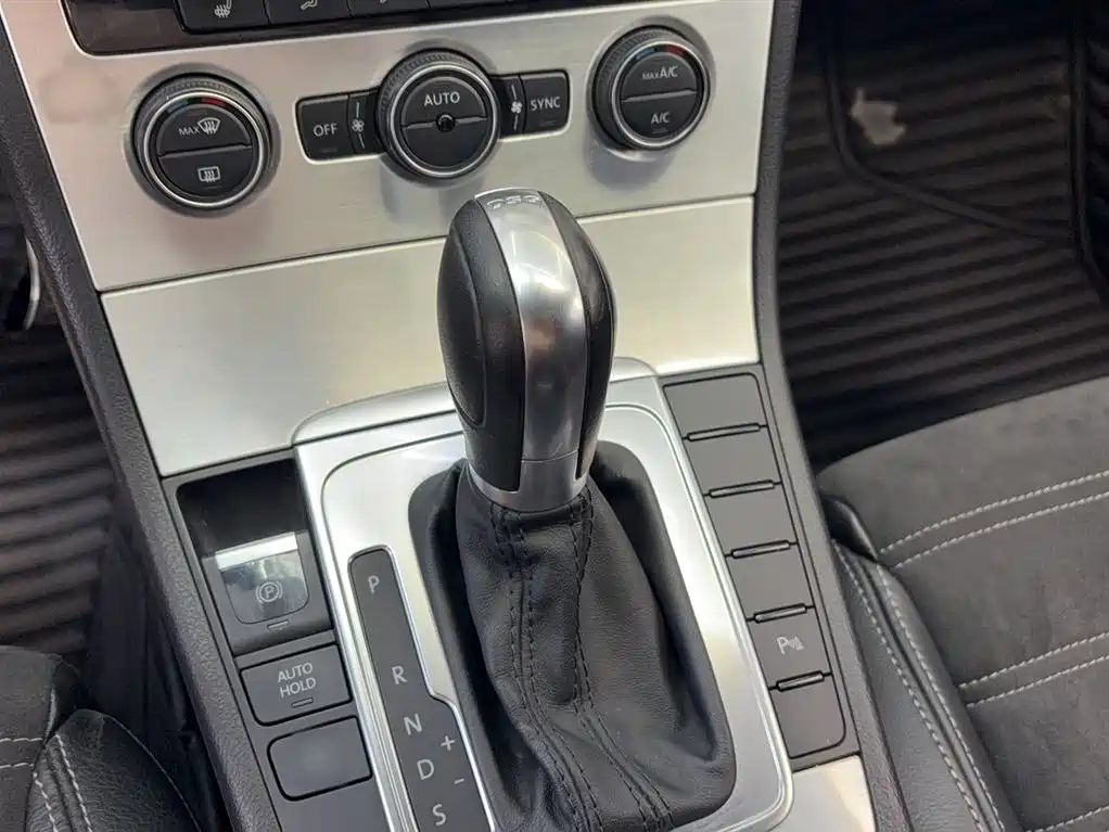 Volkswagen FAW-Volkswagen CC 2018 1.8TSI Premium фото 10