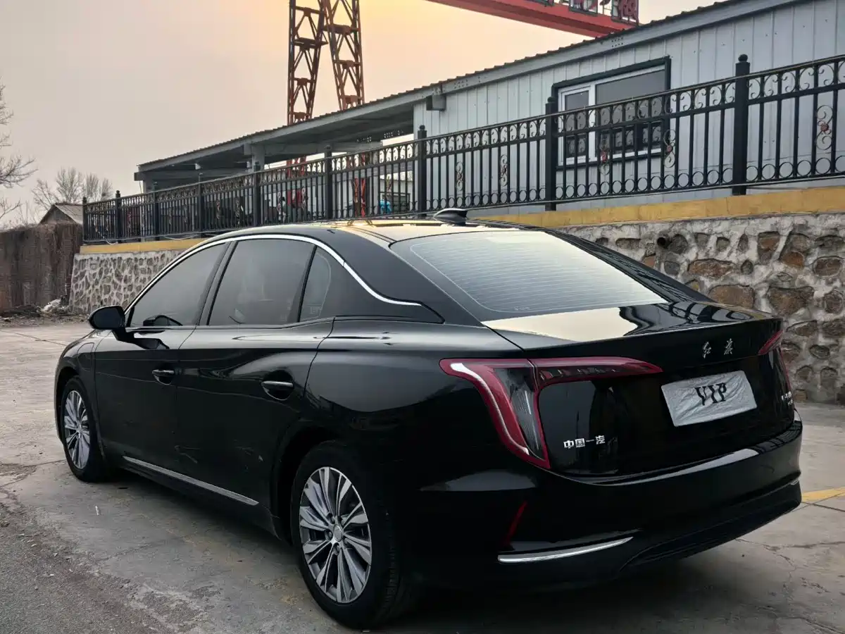 Hongqi HONGQI E QM5