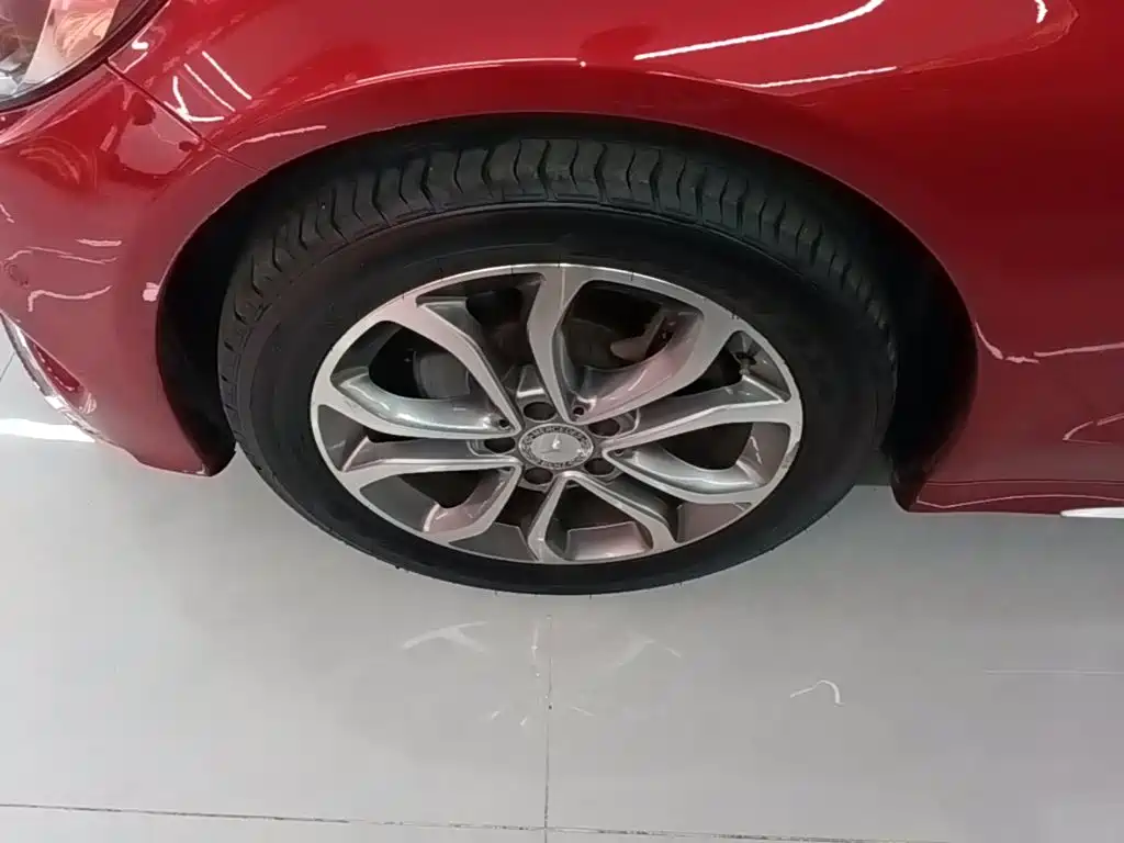 Фото 23 - Mercedes-Benz C-Class
