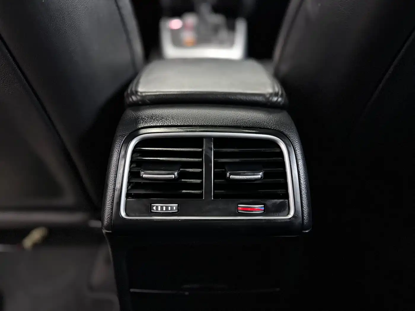 Audi A4L 2015 45 TFSI quattro Individual Sport фото 22