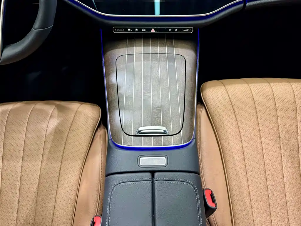 Mercedes-Benz E-Class New Energy 2024 E 350 e L Plug-in Hybrid Sedan фото 22