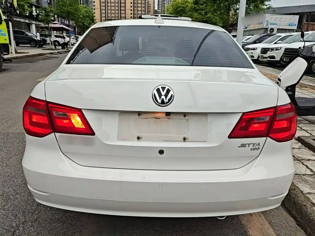 Volkswagen Jetta 2015 Value Edition 1.6L Manual Comfort фото 6