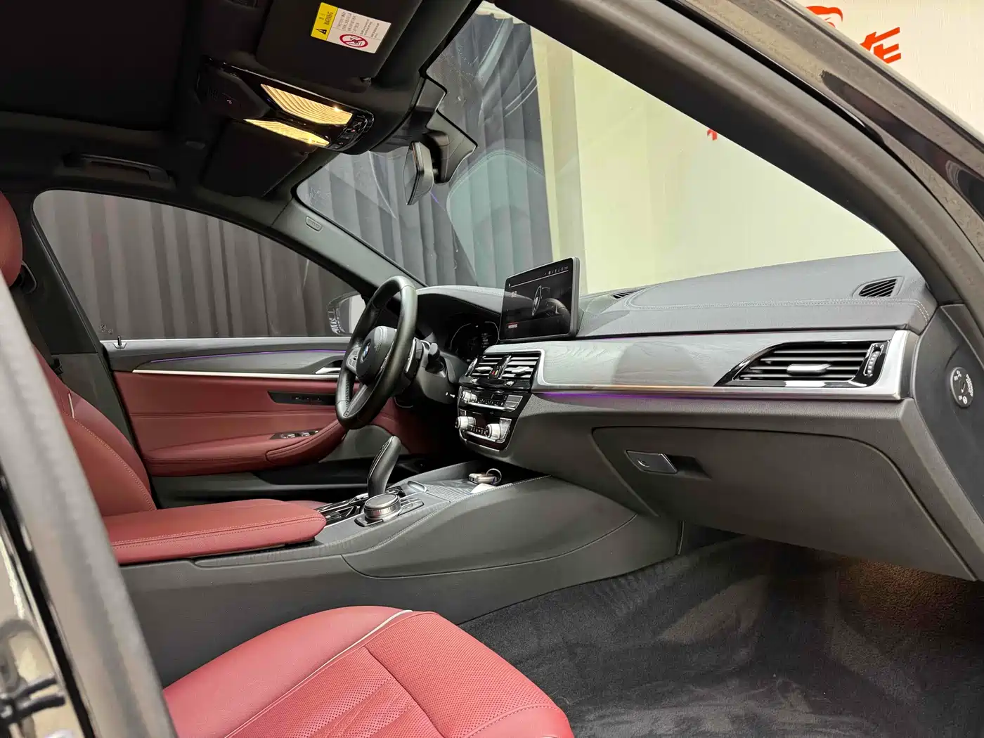 BMW 5 Series 2023 530Li Leading M Sport Package фото 31