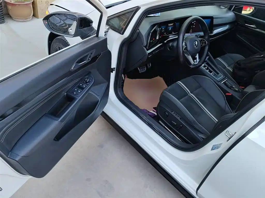 Volkswagen Golf 2021 280TSI DSG R-Line фото 16
