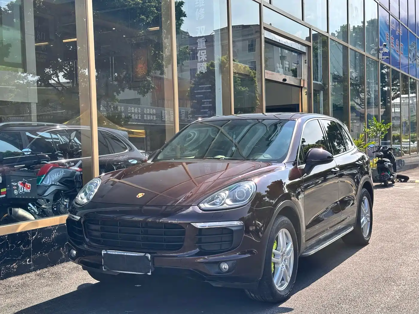 Фото 1 - Porsche Cayenne New Energy