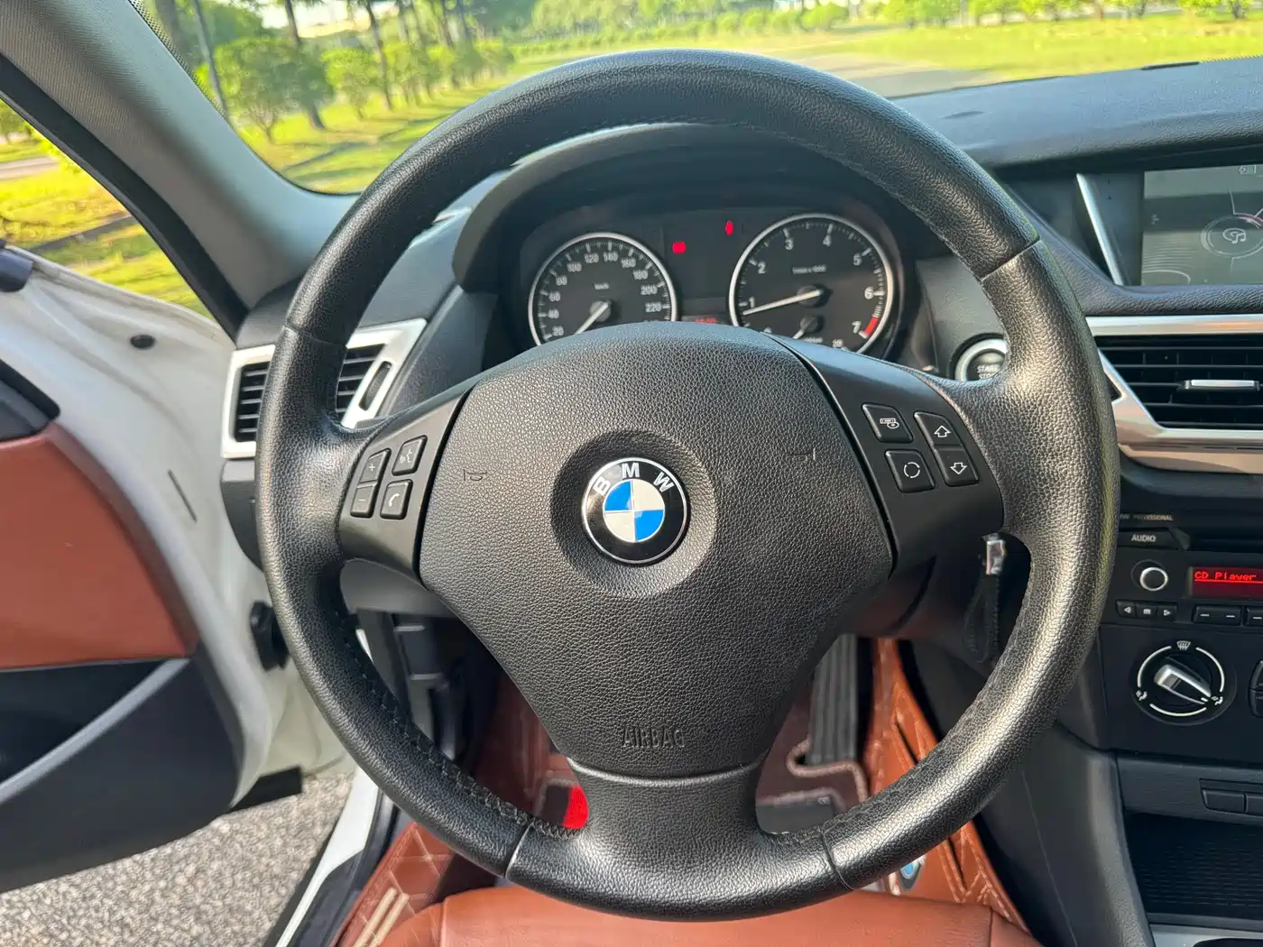 BMW X1 2013 sDrive18i Fashion фото 14