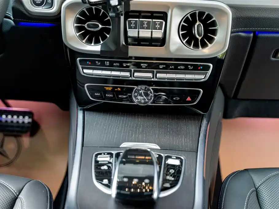 Mercedes-Benz G-Class 2024 G 500 фото 16