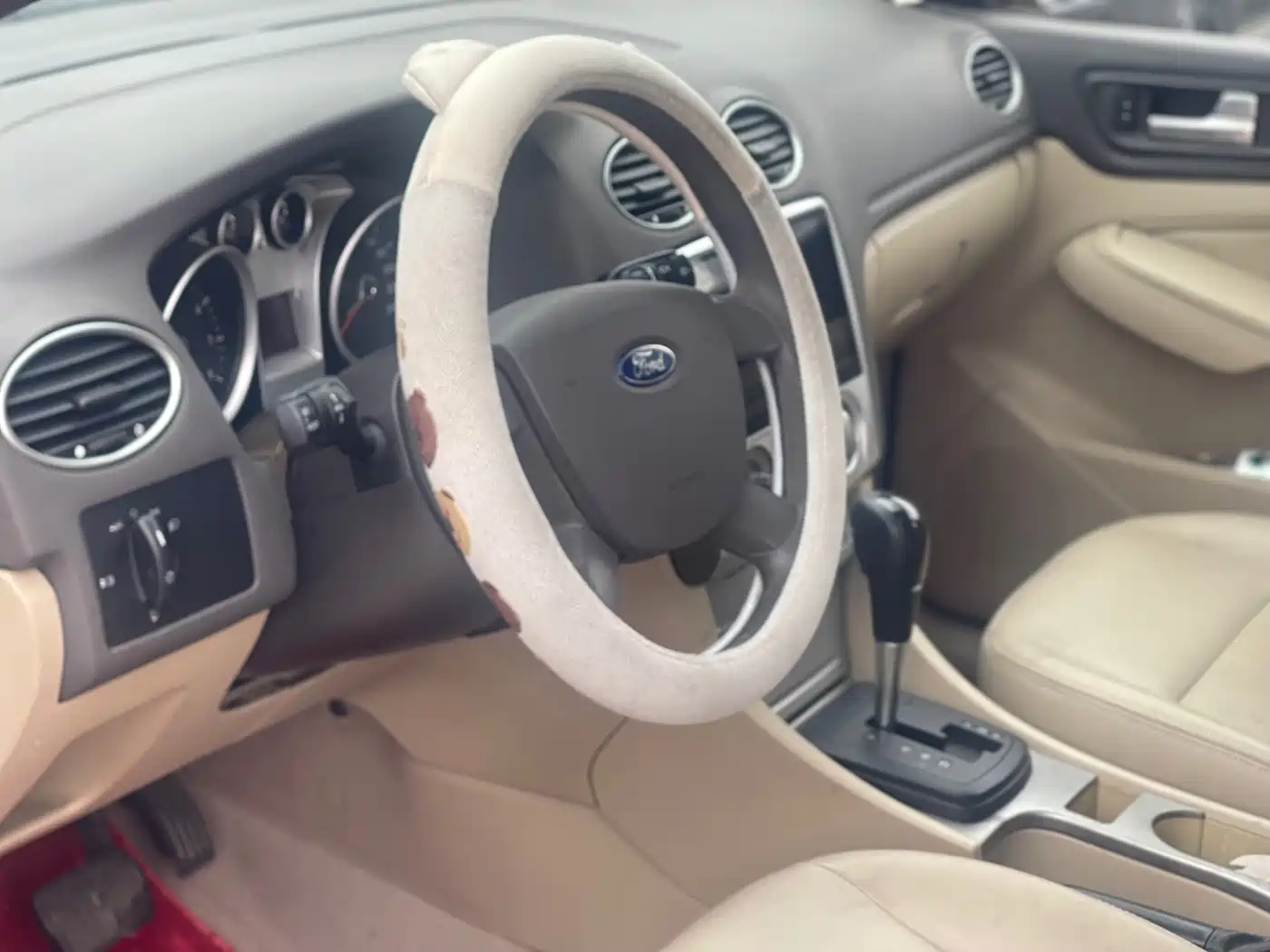 Ford Focus 2010 2011 Hatchback 1.8L Automatic Fashion