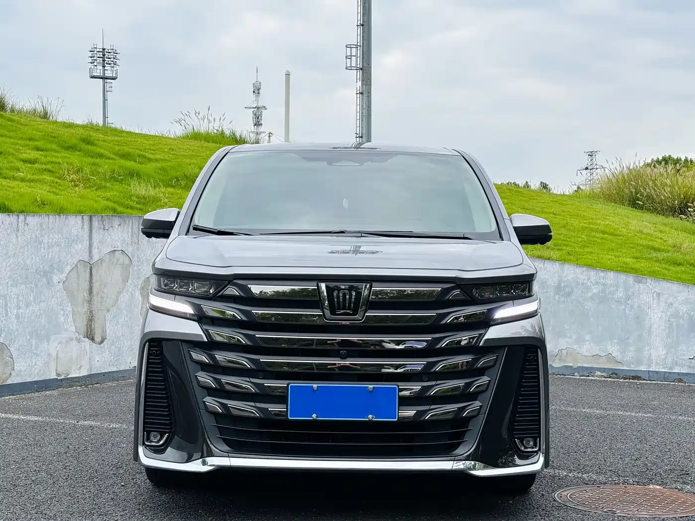 Toyota Vellfire 2024 2024 Crown Hybrid 2.5L Executive Premium Edition