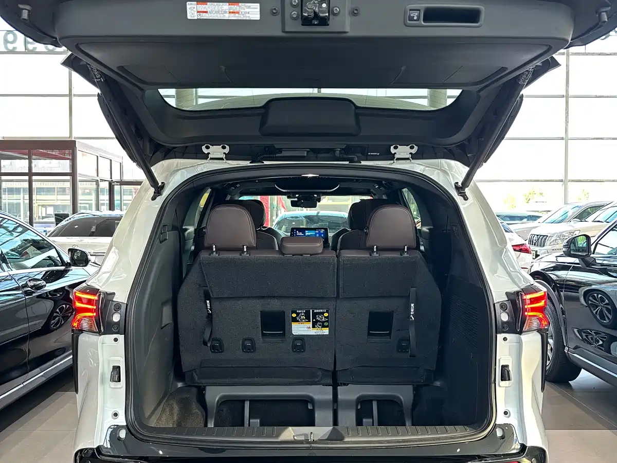 TOYOTA GREVIA