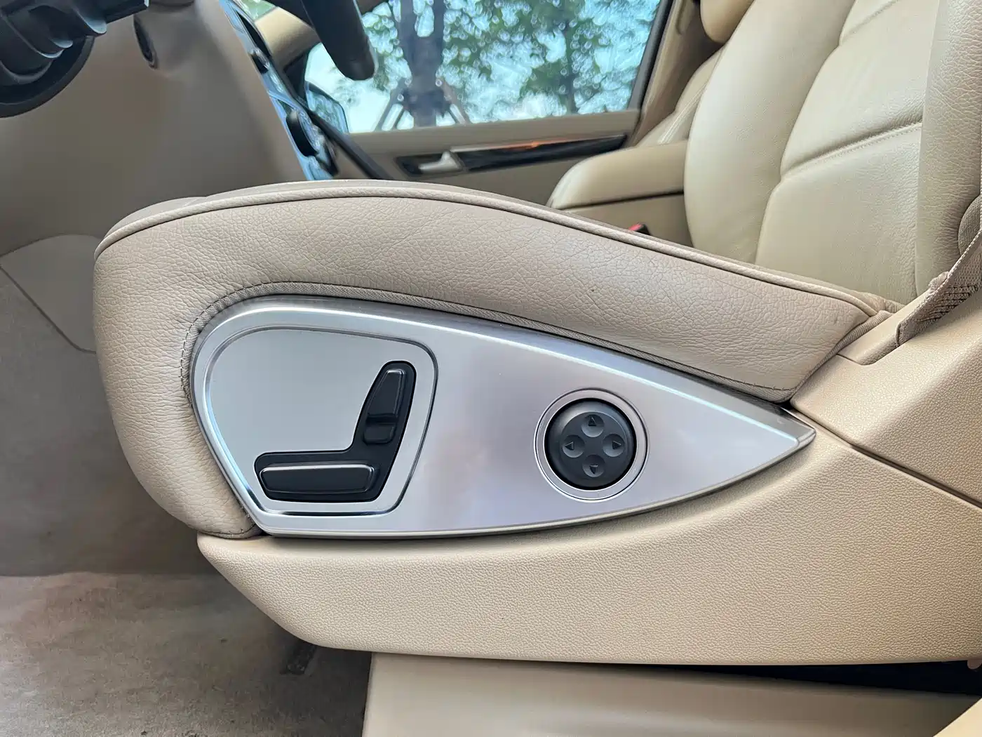 Mercedes-Benz R-Class 2017 R 320 4MATIC Business Collector's Edition фото 36