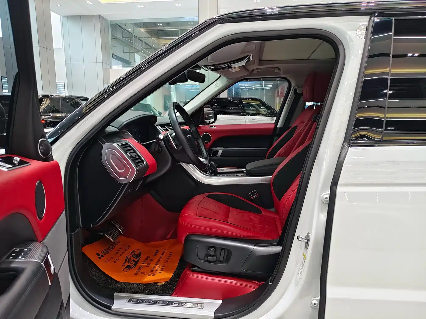 Land Rover Range Rover Sport 2021 3.0 L6 Gloss Black Edition фото 4