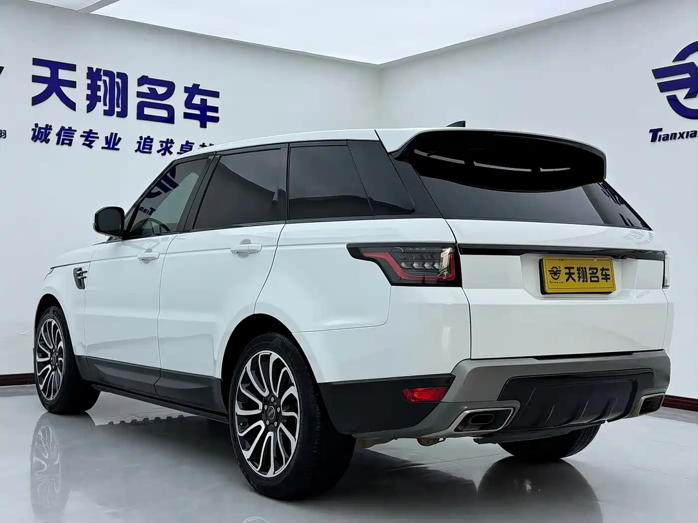 Land Rover Range Rover Sport 2020 3.0 L6 SE фото 21