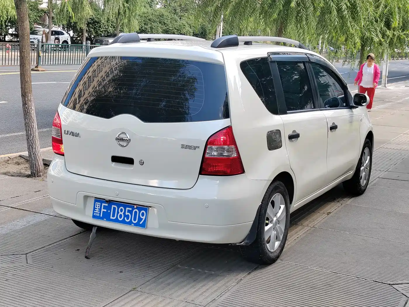 Nissan Livina 2013 2013 Sporty 1.6XV CVT Luxury